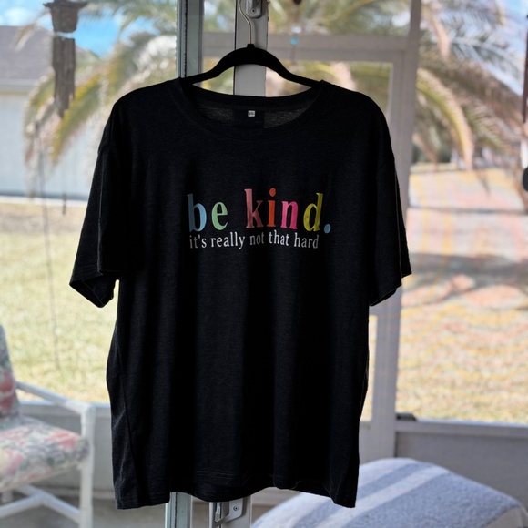 “Be Kind” Graphic Tee – Size (XXL) - Picture 2 of 4